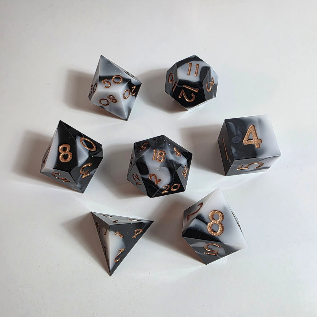 Creeping Shadow Sharp Edge Resin Dice Set