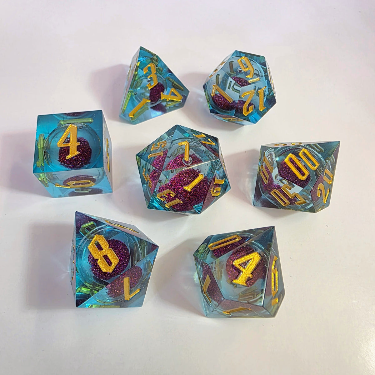 Pearl Current Liquid Core Resin Dice Set