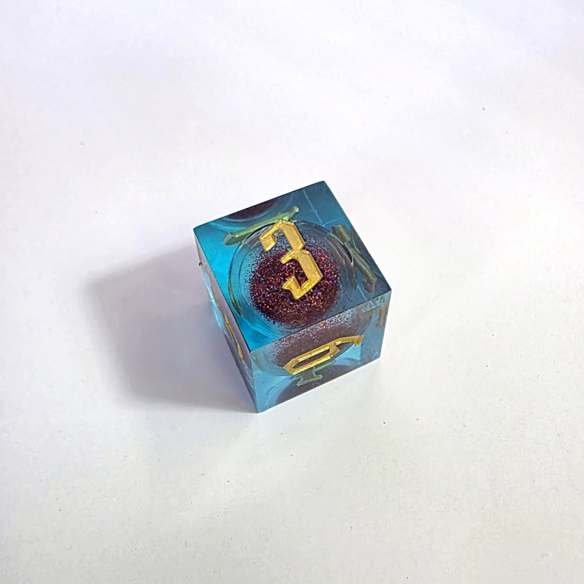 Pearl Current Liquid Core Resin Dice Set