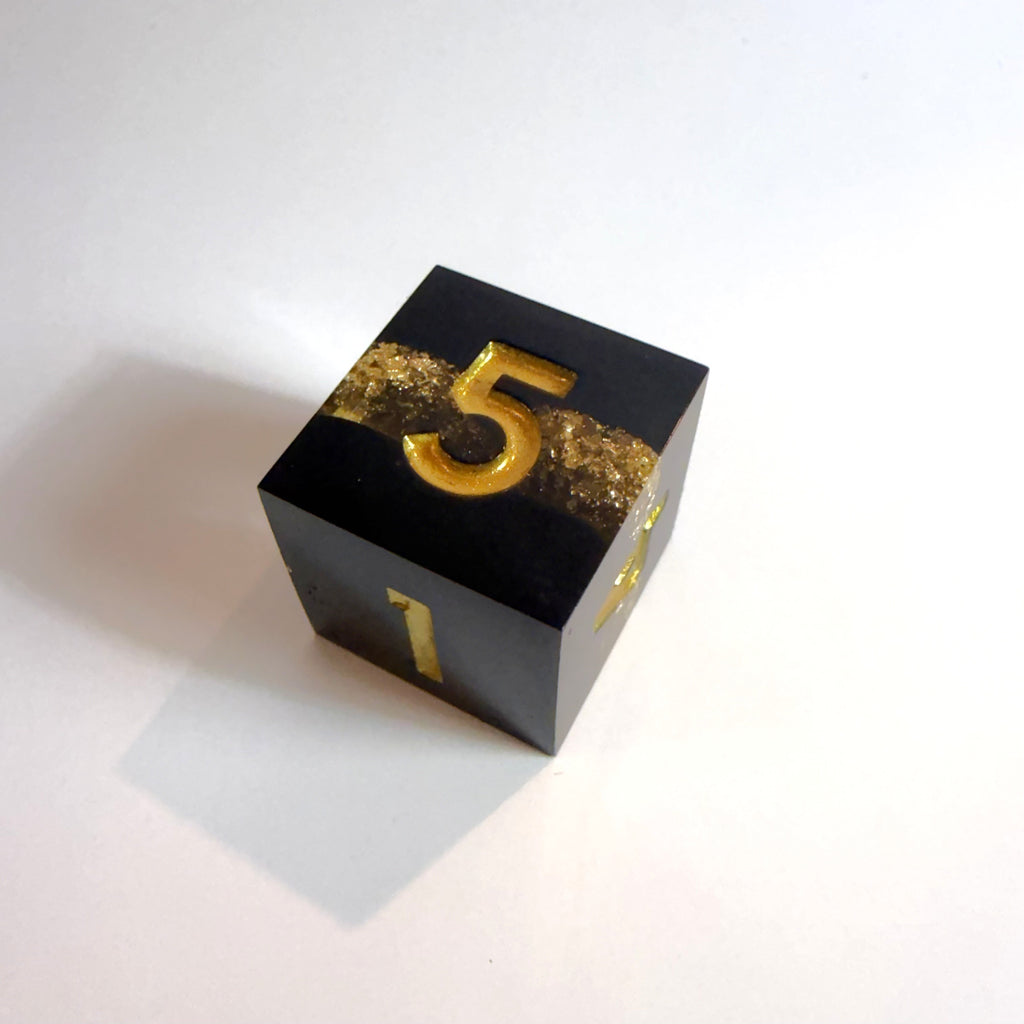 Gold Banded Sharp Edge Resin Dice Set